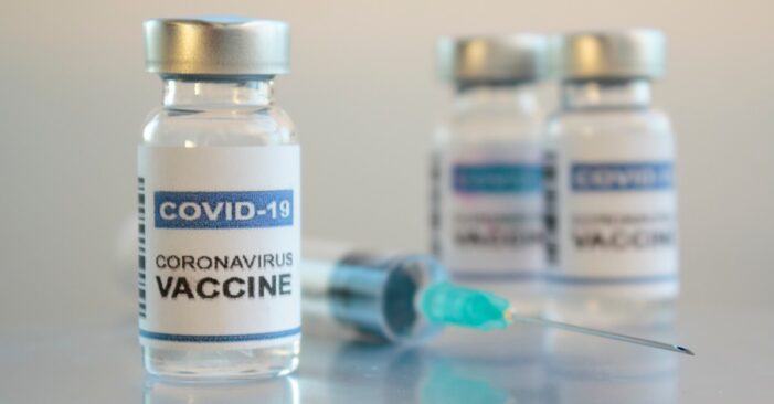 ¿Qué pasa si las vacunas realmente no detienen la propagación del virus?