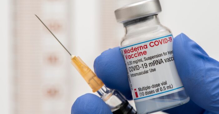 Covid-19: Experts Await Data on Moderna’s Vaccine for Kids; Criticize the Lifting of Mask Mandate