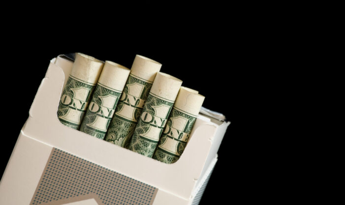 Las grandes empresas deben dejar de aceptar el dinero de las grandes tabacaleras