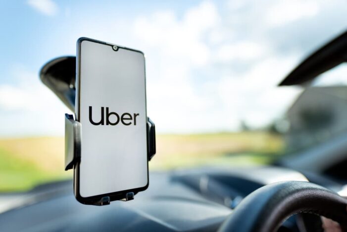 Uber ak Lyft Règleman Vòl Salè: AG Avèti Kont Frod